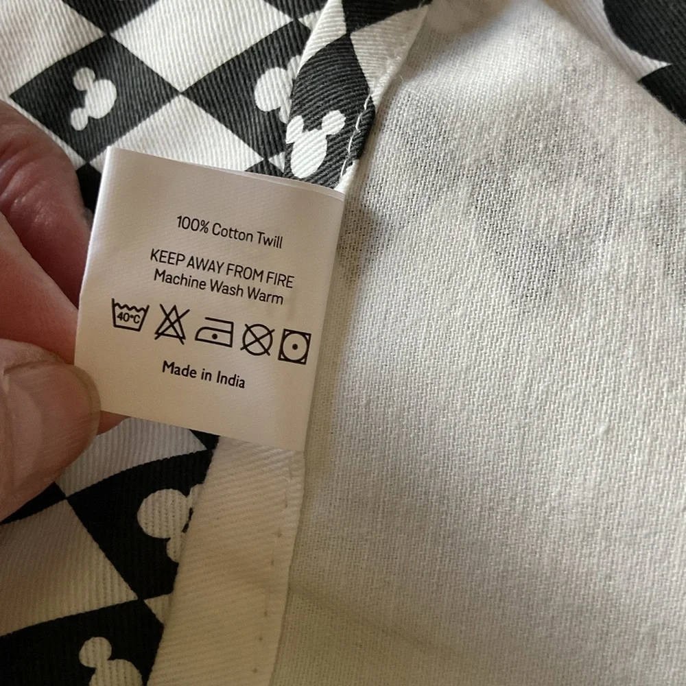 DISNEY SET OF 2 COTTON TEA DISH TOWELS MICKEY MOUSE BLACK AND WHITE NWT